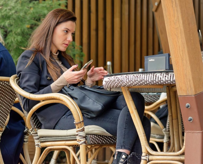 ce inseamna +40 la nr de telefon